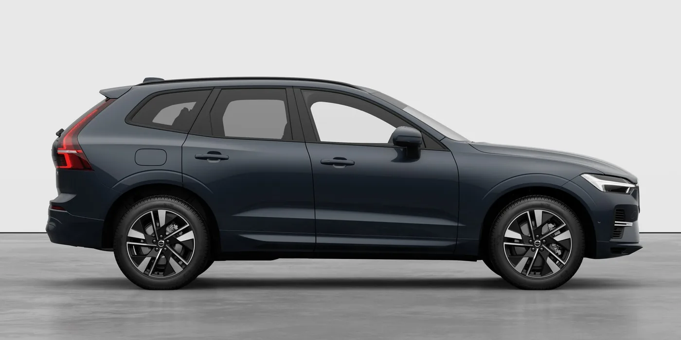 Volvo XC60 Core em Denim Blue, vista lateral