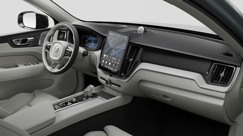 Tablier claro do XC60 Plus com decoração Driftwood branco